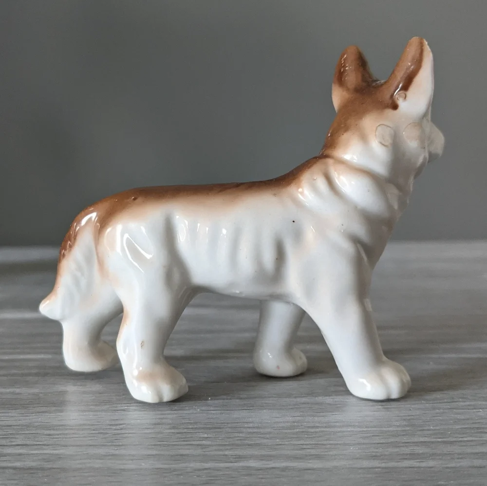 Vintage German Shepherd or Corgi Figurine